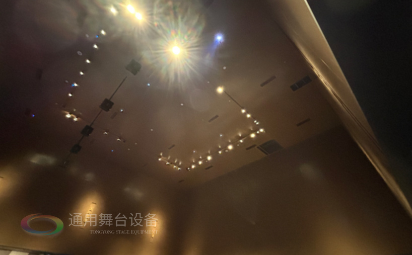 高效安装舞台吊杆、阻燃幕布，助力博物馆多功能舞台升级